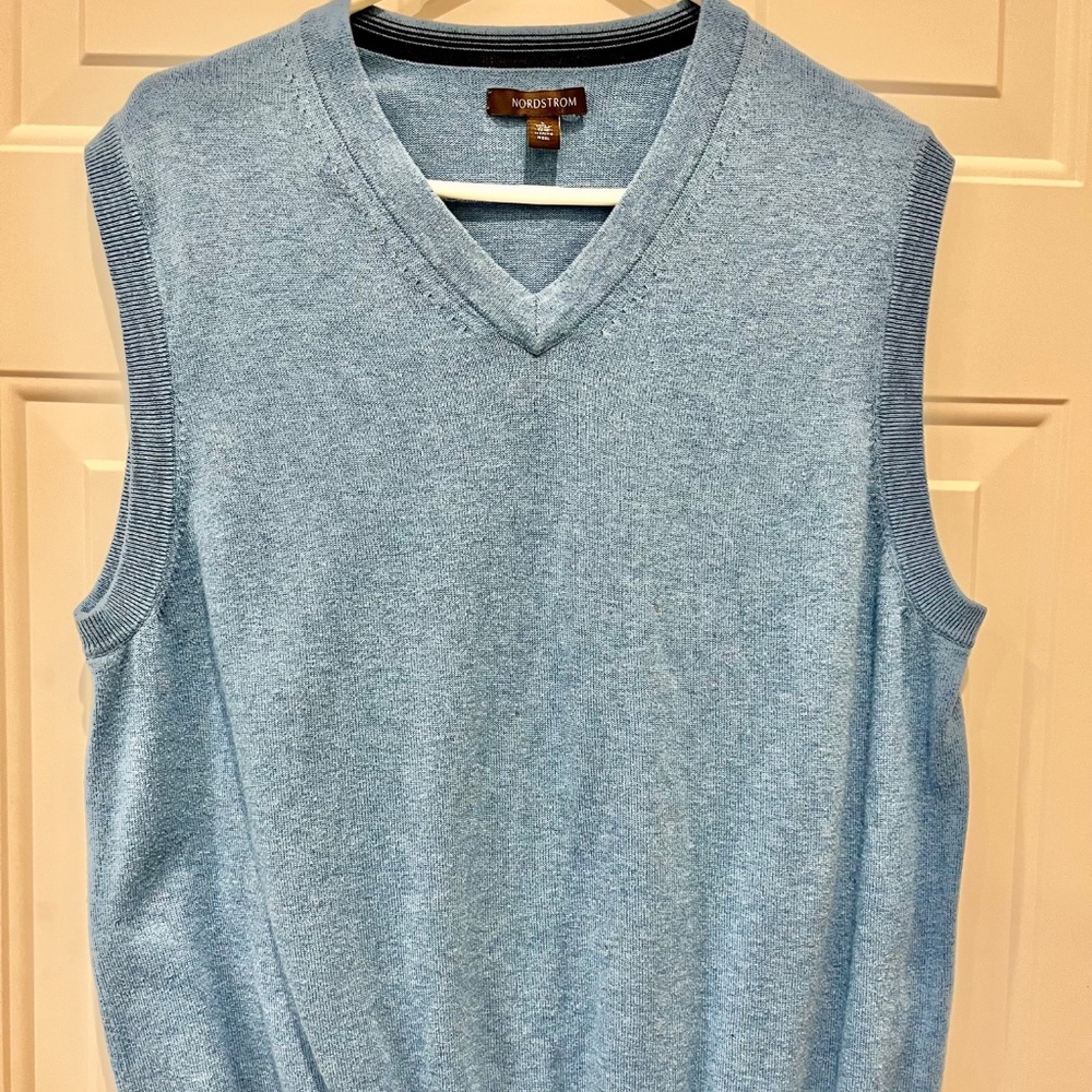 Nordstrom V-Neck Vest, Large